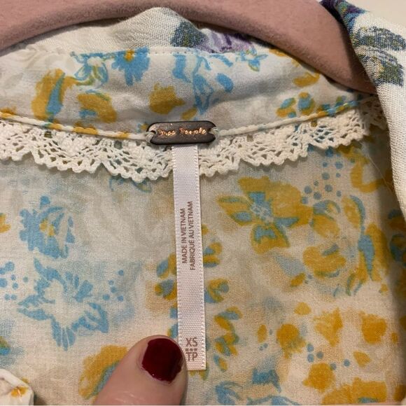 Free People Hold On To Me Cream Blue Floral Long Sleeve Button Down Blouse xs - Picture 2 of 11